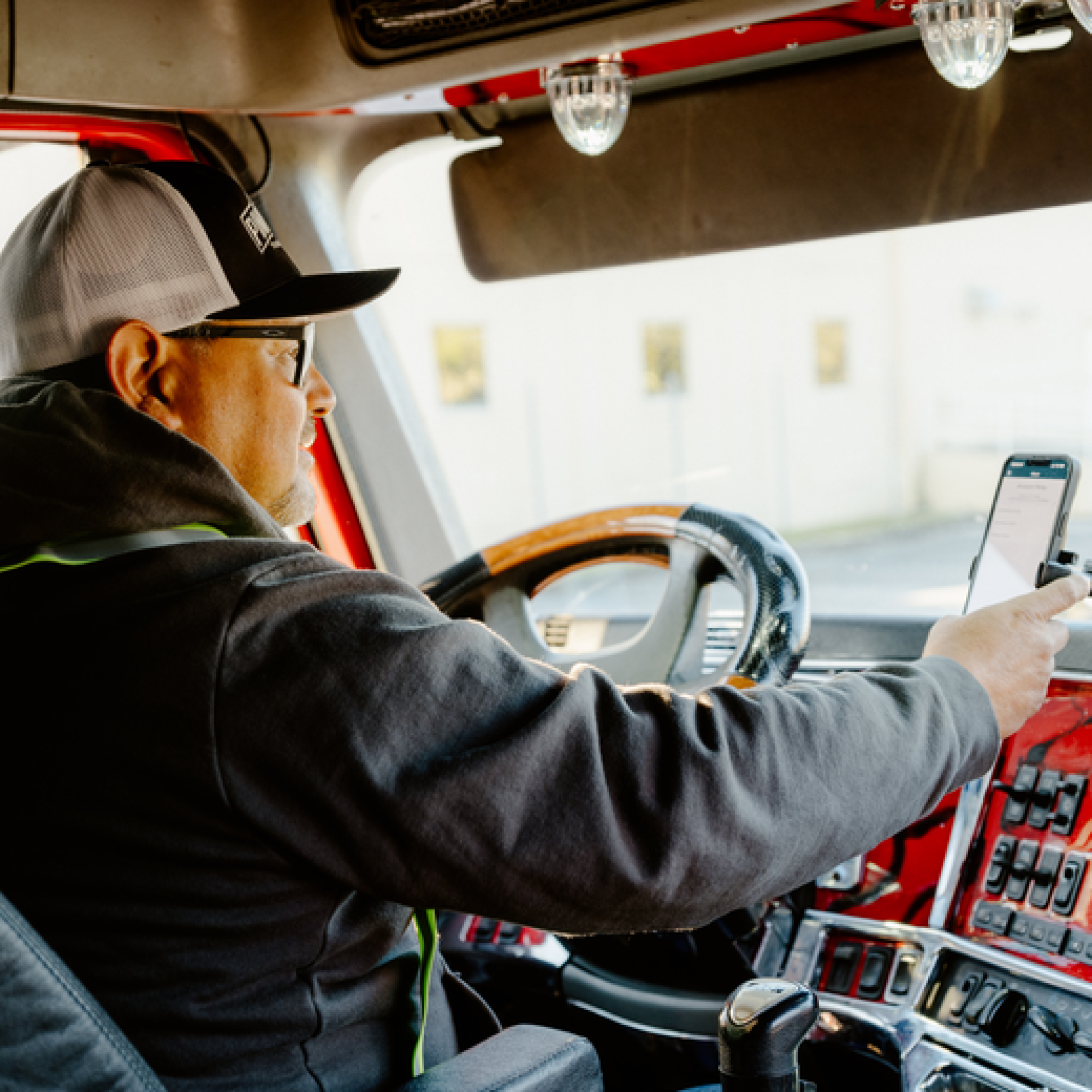 Amazon Relay app | Why it's the highest-rated trucking app - Amazon Relay