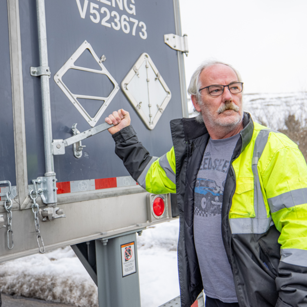 Cold Weather Driver Winter safety tips for trucking companies | Amazon Relay