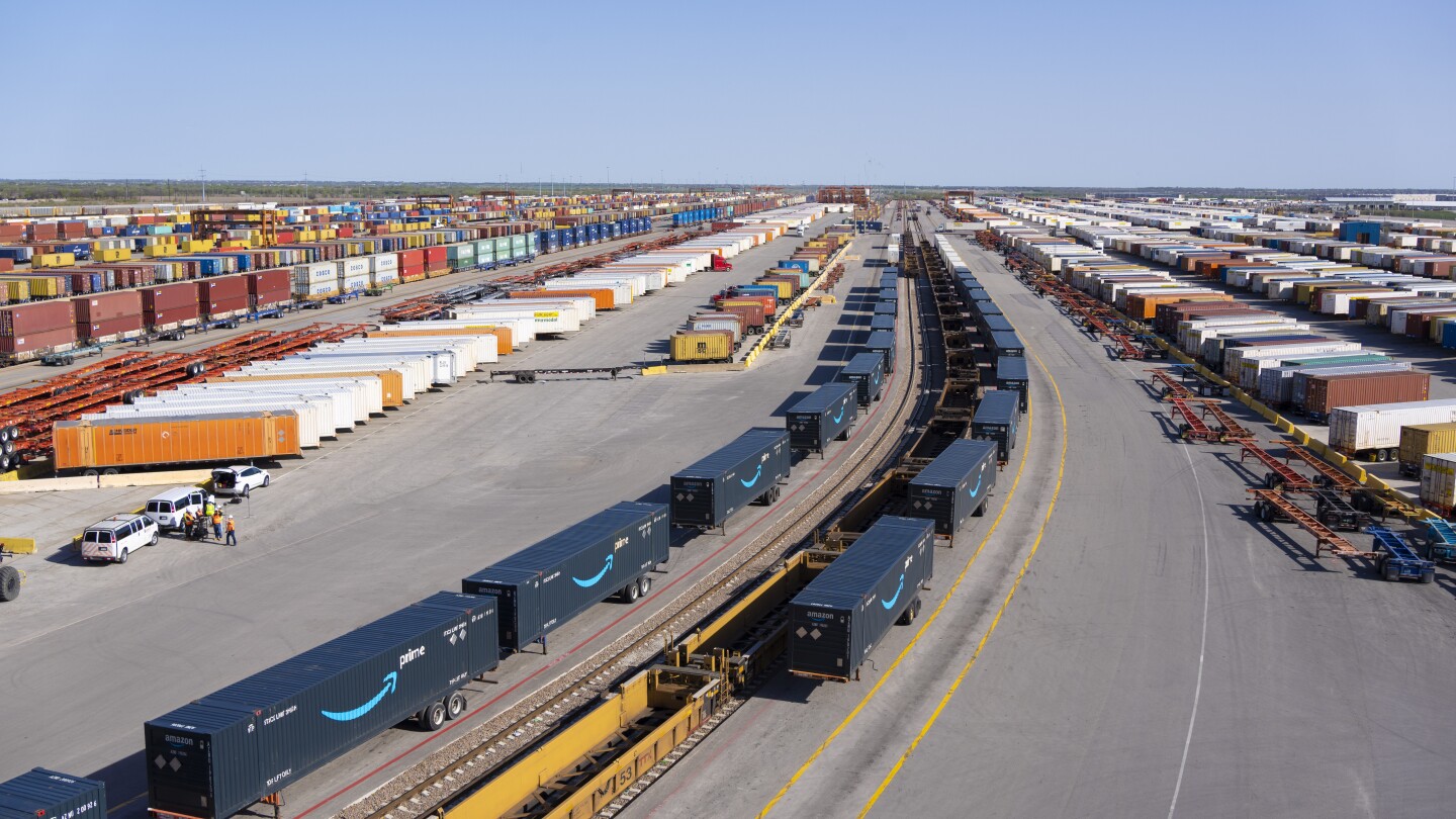 What is drayage trucking? | Amazon Relay - Amazon Relay